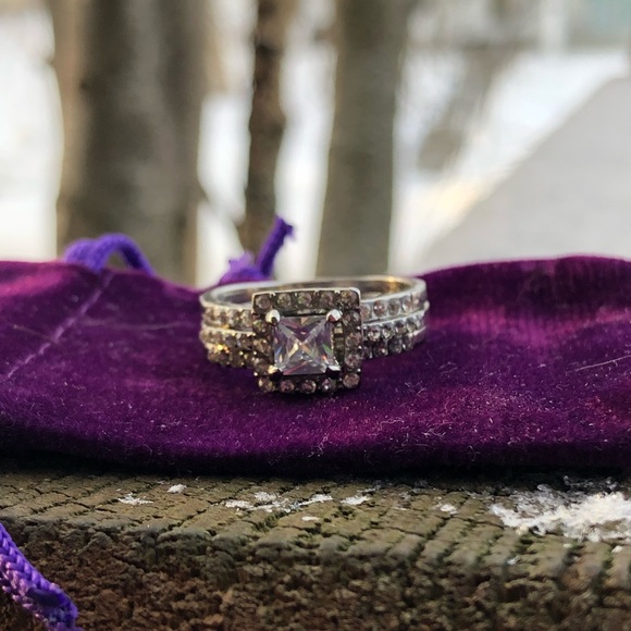 HALO CUSHION WEDDING SET SIZE 9 - Picture 2 of 9